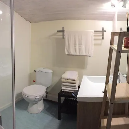 فيلة A 1,7km,golf A 900m,jacuzzi ,wifi,bbq