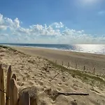 à 1,7km,golf à 900m,jacuzzi ,wifi,bbq Soustons