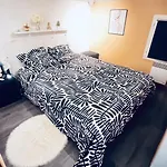 à 1,7km,golf à 900m,jacuzzi ,wifi,bbq Villa Soustons