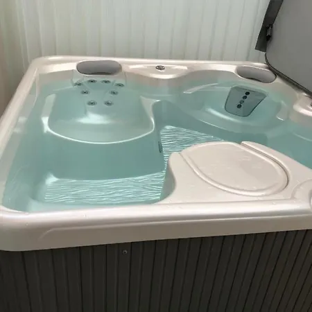 Villa A 1,7km,golf A 900m,jacuzzi ,wifi,bbq Soustons