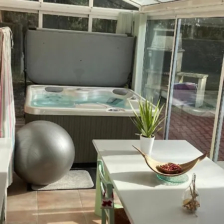 A 1,7km,golf A 900m,jacuzzi ,wifi,bbq Vila Soustons