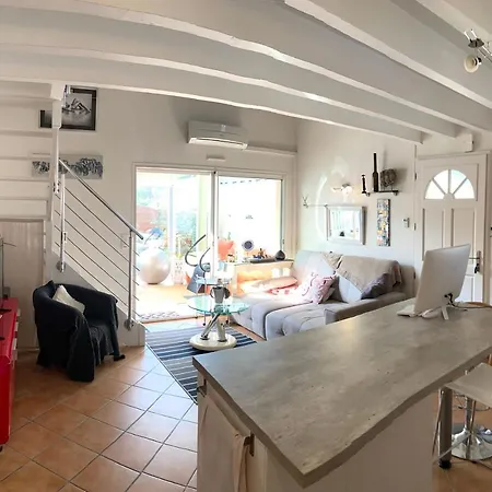 A 1,7km,golf A 900m,jacuzzi ,wifi,bbq *