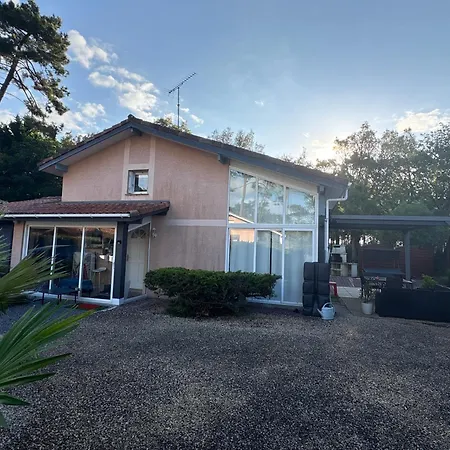 A 1,7km,golf A 900m,jacuzzi ,wifi,bbq Soustons