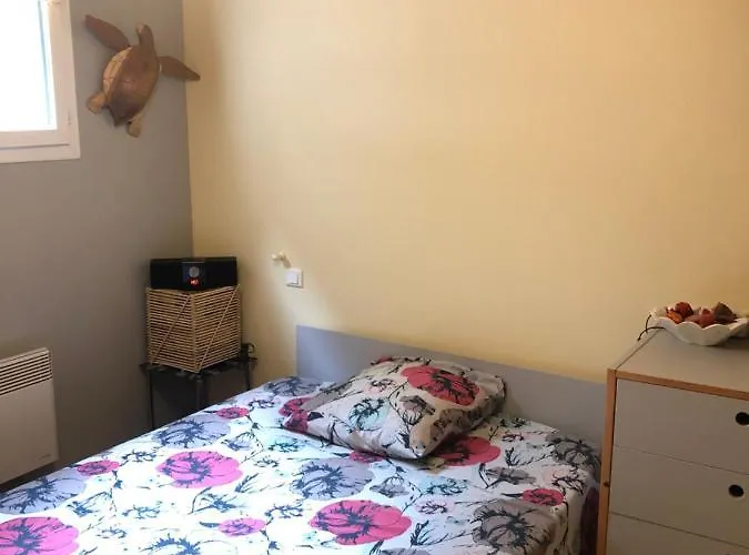 à 1,7km,golf à 900m,jacuzzi ,wifi,bbq Villa