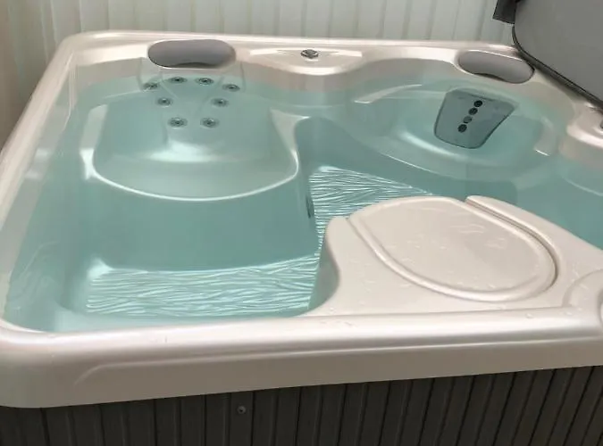 Villa à 1,7km,golf à 900m,jacuzzi ,wifi,bbq Soustons