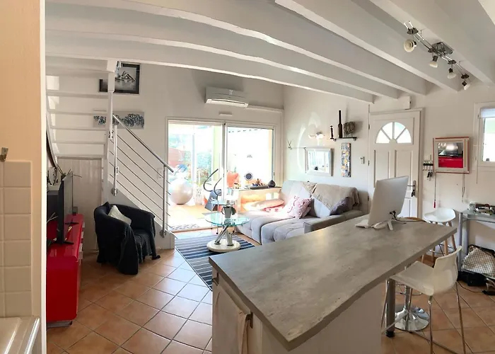 A 1,7km,golf A 900m,jacuzzi ,wifi,bbq *