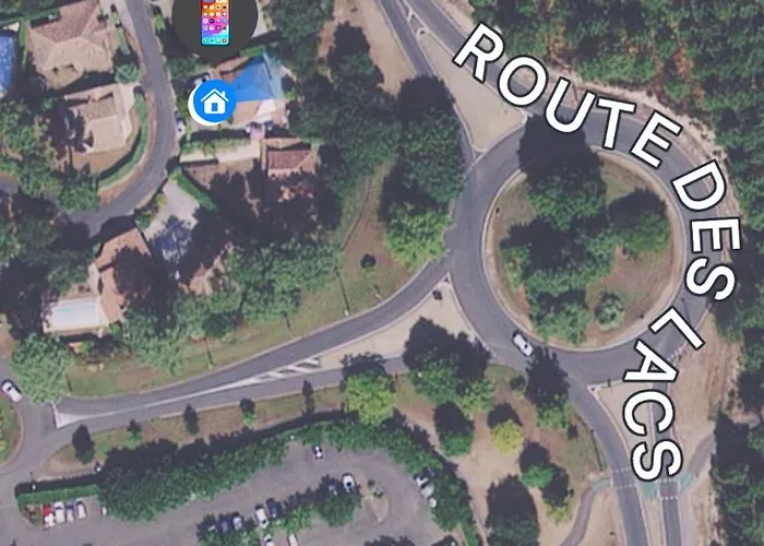 à 1,7km,golf à 900m,jacuzzi ,wifi,bbq Villa